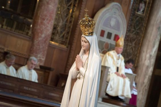 Pilgrim Statue of Our Lady of Fatima Image:Mazur/CBCEW.org.uk