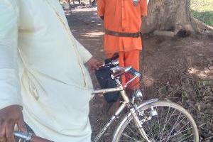 Fr Chinyala chats to one of the prisoners in his care