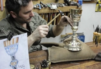 A silver, silver-gilt and precious stone mounted chalice, by Adrian Pallarols. Created for 2015 visit of Pope Francis to USA © Adrian Pallarols, America Media (Jesuit Ministry), All Rights Rsrvd