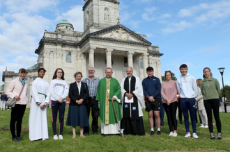 l-r: Barbara Lidwell, Tess Jimmy, Rachel Cullivan, Margaret Mulligan, David Mulligan, Bishop Martin Hayes, Canon Mark Lidwell Dillon Duffy, Grace McNeill, Conor Gilsenan and Isla Mulligan.