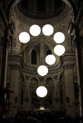 Question Mark. Light installation at l'église St Paul, Paris. 2007 © Studio Robert Stadler