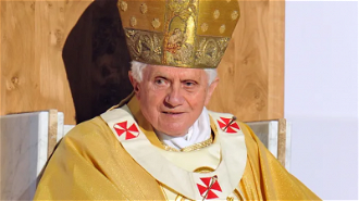 Pope Benedict during historic Mass in Belahouston Park, Glasgow 2010.  Image CBCEW