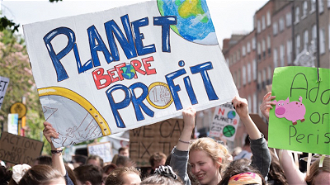 Students in Dublin urge government take action on climate change. Photo: Garry Walsh / Trócaire.