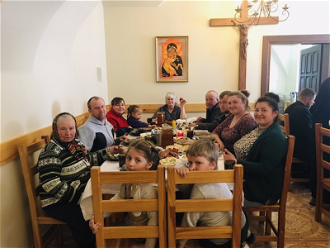 IDPs  staying with St Michael the Archangel parish, Tyvriv  -  Image © ACN
