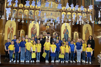 Bishop Nowakowski and Mayor Sadiq Khan with St Mary's Ukrainian School Choir Image: ICN/JS