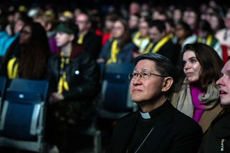 Cardinal Tagle at Flame Image: Mazur/ CBCEW