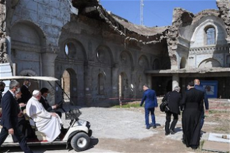 Pope Francis visits bombed church in Mosul