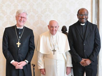 Bishop Bedford-Strohm, Pope Francis, Dr Jerry Pillay during the meeting. Photo: Vatican Media