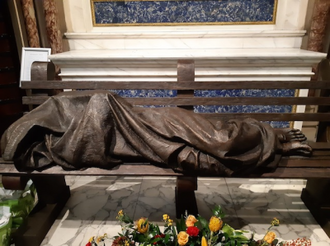 Homeless Jesus by  sculptor Timothy Schmaltz, Farm Street Church, Mayfair