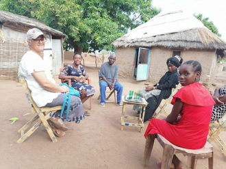 Sr Beta Almendra in Wau ministering to locals. Image: ACN