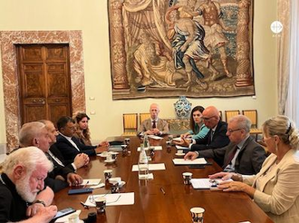 Syrian archbishops and ACN members with Italy's Undersecretary of State Alfredo Mantovano © ACN