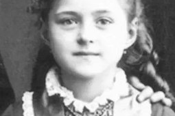 Therese aged 8, 1881. Wiki image