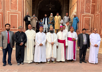 Faith leaders meeting in Lahore, Pakistan © ACN