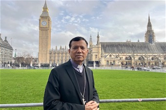 Archbishop Shaw outside Parliament © ACN