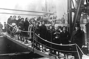 Arrival of child refugees, London 10/1939. Bundesarchiv Bild 183-S69279/CC-BY-SA3.0