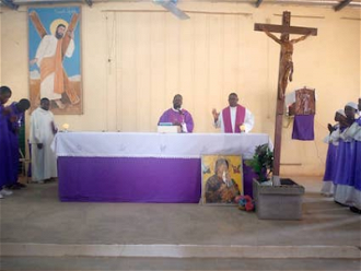 Archive picture of Mass at a church in Bogande, Burkina Faso © ACN