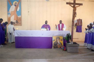 Archive picture of Mass at a church in Bogande, Burkina Faso © ACN