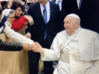 Pope arriving at St Pius Vi parish - Screenshot