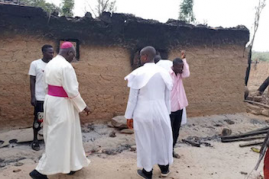 Archbishop Ndagoso visiting victims of Adama Dutse attack © ACN