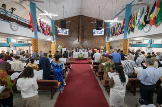 Closing prayer in the Accra Ridge Church at fourth global gathering of the Global Christian Forum. Photo: Albin Hillert/WCC