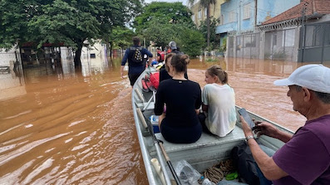 One of the rescue teams at work in Porto Alegre. Photo: Marcelo Schneider/WCC