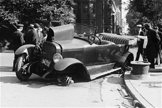 Car accident, circa 1918, New York Black and white giclee print © Alamy Photo
