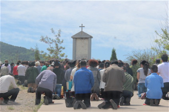 Christians praying in China  © ACN