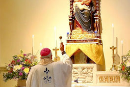 Bishop Peter blessed new statue of Our Lady of Ipswich. Image: Birgitt Griggs