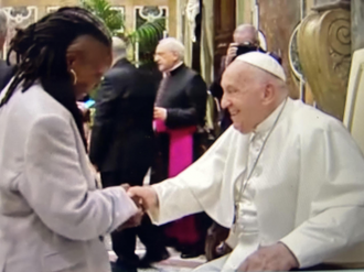 Pope greets Whoopi Goldberg - screenshot