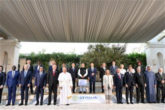 Pope with world leaders at G7 2024 Summit - image Vatican Media