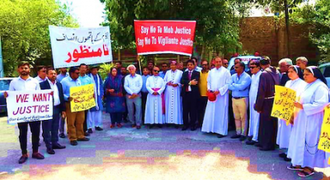 Protest over the attack on Nazir Gill Masih that led to his death  © NCJP