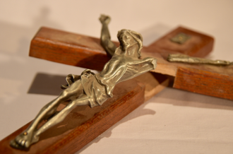 Damaged cross from Telskuf, Iraq Image © ACN