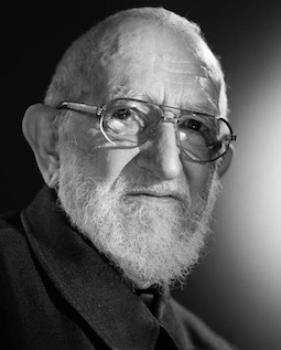 Abbé Pierre photographed by Studio Harcourt Paris in 1999. Wiki image