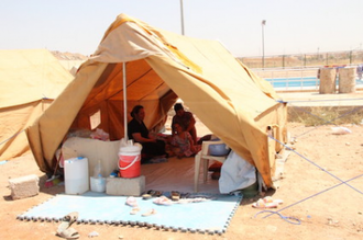 Family tent in displacement camp for Christians in Ankawa, Kurdistan © ACN