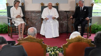Pope Francis meets with civic authorities in Brussels. Image: Vatican Media