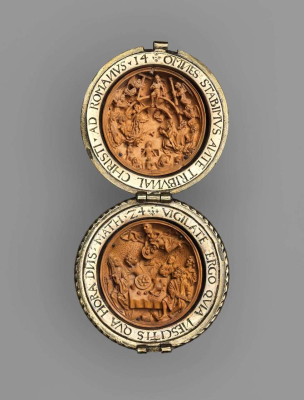 Rosary bead, Flemish, ca. 1525-50, Boxwood, gilded silver © Metropolitan Museum, New York