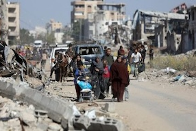 Thousands of people  in Gaza have been forced to move many times - Image Vatican Media