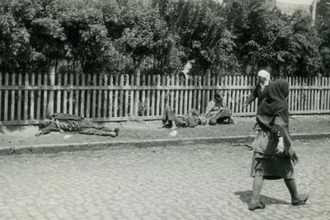 Starved peasants on a street in Kharkiv, 1933. Wiki Image public domain