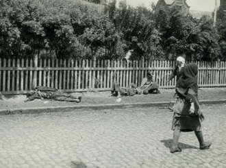 Starved peasants on a street in Kharkiv, 1933. Wiki Image public domain