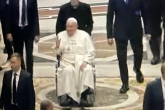 Pope leaving Mass - screenshot