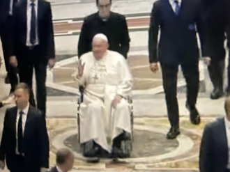 Pope leaving Mass - screenshot