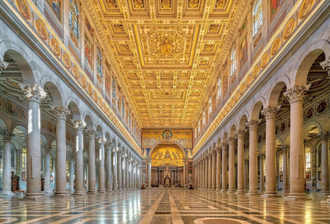 Interior of St Paul Outside the Walls, highlighting the 'Medallions of the Popes' © Alamy