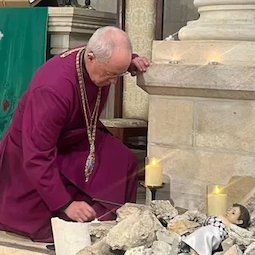 Archbishop Justin prays at 'Christ in the Rubble' in Lutheran Church