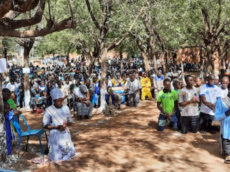 Christians praying in Burkina Faso © ACN