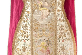 An Italian Gaudete Sunday Chasuble, 17th century, Trent,  embroidered silk and gold thread  © Diocesan Museum of Trent, Italy