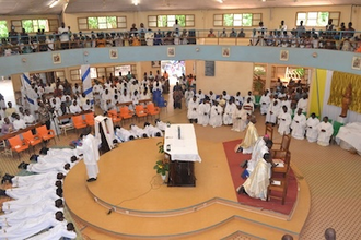 Ordination of priests in Burkina Faso (© ACN).