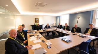 l-r: Archbishop Farrell, Archbishop Martin, Bishop Hudson, Cardinal Nichols, Greg Pope, Bishop Magee, Fr Maguiness, Bishop Keenan, Mgr McGuinness. Image: CBCEW