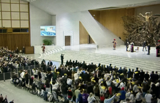 Screenshot - Audience in Paul VI Hall