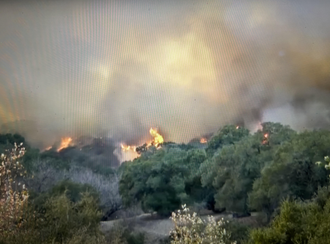 Approaching smoke and flames - screenshot