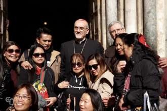 Cardinal Pizzaballa with pilgrims